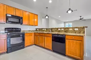 17878 W Desert Wind Dr, Goodyear, AZ 85338 - Photo 20