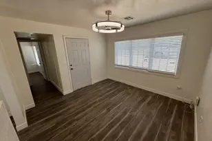 502 E Cody Dr, Phoenix, AZ 85040 - Photo 8