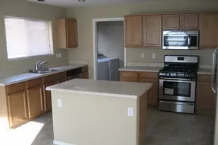 3232 W Cavedale Dr, Phoenix, AZ 85083 - Photo 2