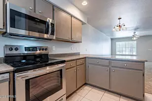 860 N McQueen Rd, Chandler, AZ 85225 - Photo 10