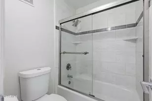 3825 E Camelback Rd, Phoenix, AZ 85018 - Photo 22