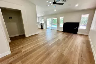 7352 W Via Del Sol Dr, Glendale, AZ 85310 - Photo 8