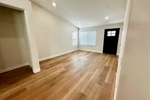 7352 W Via Del Sol Dr, Glendale, AZ 85310 - Photo 4