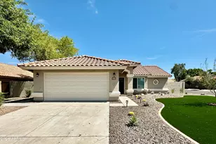 7352 W Via Del Sol Dr, Glendale, AZ 85310 - Photo 2
