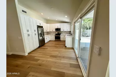 7352 W Via Del Sol Drive, Glendale, AZ 85310 - Photo 10