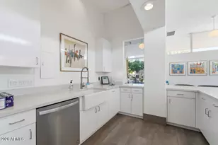 207 W Clarendon Ave, Phoenix, AZ 85013 - Photo 30