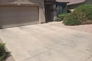 1184 W Desert Hollow Dr, San Tan Valley, AZ 85143 - Photo 2