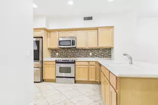 2130 W Hunter Ct, Phoenix, AZ 85085 - Photo 4