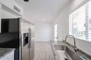 4610 N 68th St, Scottsdale, AZ 85251 - Photo 8