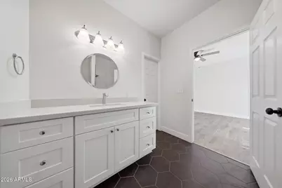 3221 N 37th Street #31, Phoenix, AZ 85018 - Photo 14