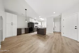 3221 N 37th St, Phoenix, AZ 85018 - Photo 2