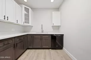 3221 N 37th St, Phoenix, AZ 85018 - Photo 6