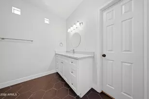 3221 N 37th St, Phoenix, AZ 85018 - Photo 12