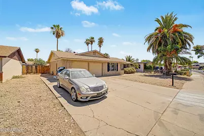 4432 W Mercer Lane, Glendale, AZ 85304 - Photo 4