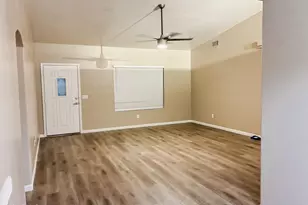 9105 W Raven Dr, Arizona City, AZ 85123 - Photo 4
