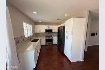 17520 W Watson Lane, Surprise, AZ 85388 - Photo 2