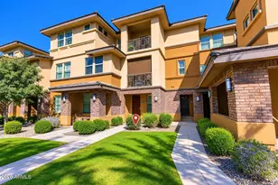 17850 N 68th St, Phoenix, AZ 85054 - Photo 4