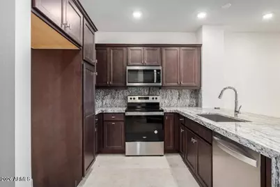 2121 W Sonoran Desert Drive #Apt 5, Phoenix, AZ 85085 - Photo 2