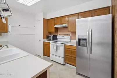 8140 N 107th Avenue #310, Peoria, AZ 85345 - Photo 4