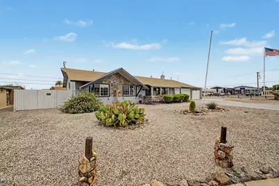 11033 W Alabama Avenue, Sun City, AZ 85351 - Photo 2
