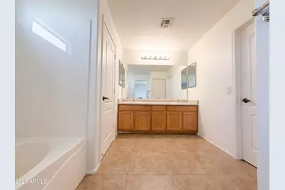 22524 N Davis Way, Maricopa, AZ 85138 - Photo 12