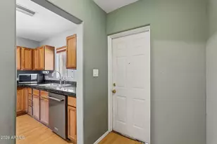 37 W Edgemont Ave, Phoenix, AZ 85003 - Photo 12