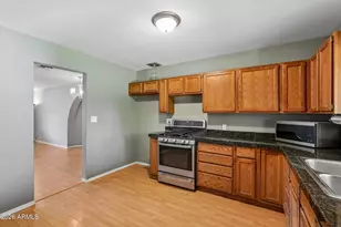 37 W Edgemont Ave, Phoenix, AZ 85003 - Photo 10