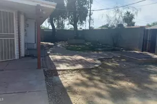 2448 W Freeway Ln, Phoenix, AZ 85021 - Photo 24