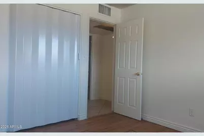 2448 W Freeway Lane, Phoenix, AZ 85021 - Photo 16
