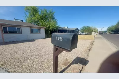 2448 W Freeway Lane, Phoenix, AZ 85021 - Photo 2