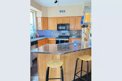 3133 E Kristal Way, Phoenix, AZ 85050 - Photo 2