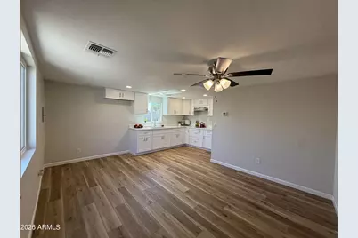 209 E Jones Avenue, Phoenix, AZ 85040 - Photo 16