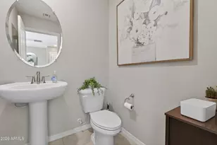 8224 W Albeniz Pl, Phoenix, AZ 85043 - Photo 28
