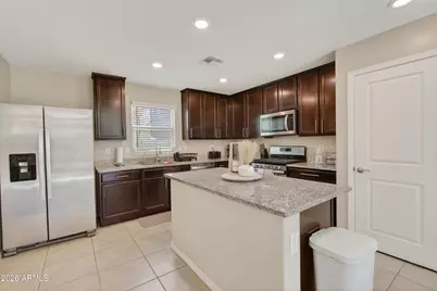 8224 W Albeniz Place, Phoenix, AZ 85043 - Photo 10