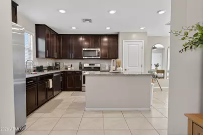 8224 W Albeniz Place, Phoenix, AZ 85043 - Photo 12