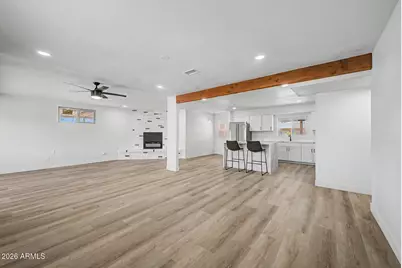 7149 W Wilshire Drive, Phoenix, AZ 85035 - Photo 10