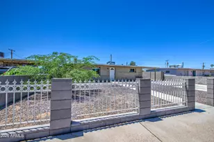 2225 E Lynne Ln, Phoenix, AZ 85042 - Photo 4