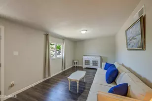 2225 E Lynne Ln, Phoenix, AZ 85042 - Photo 8