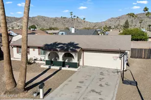 10610 S 42nd Pl, Phoenix, AZ 85044 - Photo 2