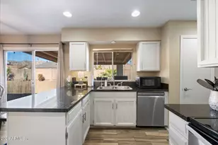 10610 S 42nd Pl, Phoenix, AZ 85044 - Photo 4