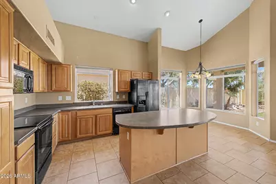 13765 W Vernon Avenue, Goodyear, AZ 85395 - Photo 10
