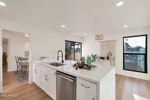 703 E Corte Oro, Phoenix, AZ 85020 - Photo 1