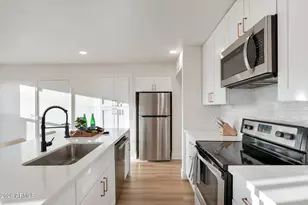 703 E Corte Oro, Phoenix, AZ 85020 - Photo 10
