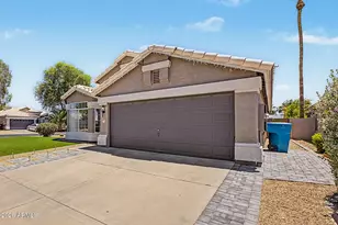 3417 E Kelton Ln, Phoenix, AZ 85032 - Photo 2