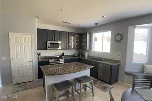 12004 W Eagle Ridge Ln, Peoria, AZ 85383 - Photo 4