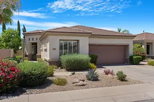 6844 S Pinehurst Dr Dr, Gilbert, AZ 85298 - Photo 2