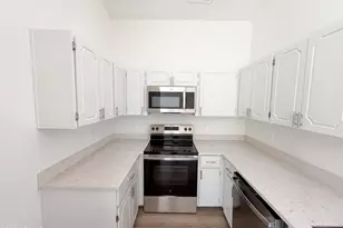 18627 N 33rd Dr, Phoenix, AZ 85027 - Photo 2