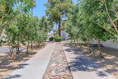 4620 W McDowell Road #1L, Phoenix, AZ 85035 - Photo 10