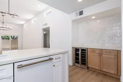 3401 N 37th Street #9, Phoenix, AZ 85018 - Photo 6
