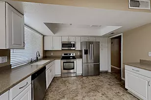 12229 N 47th Ln N, Glendale, AZ 85304 - Photo 4